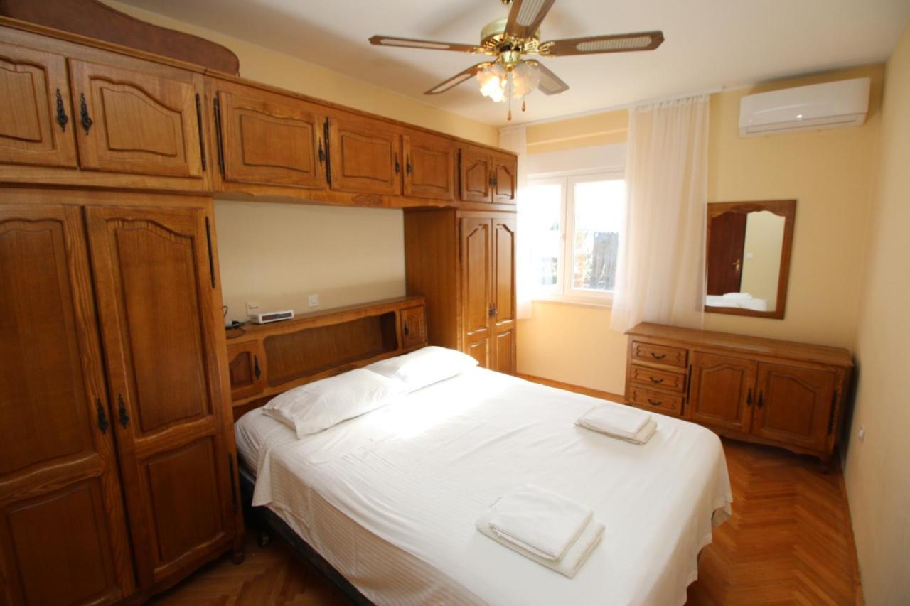 Apartment With 2 Balconies And Sea View Omiš Exteriör bild