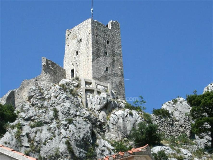 Apartment With 2 Balconies And Sea View Omiš Exteriör bild