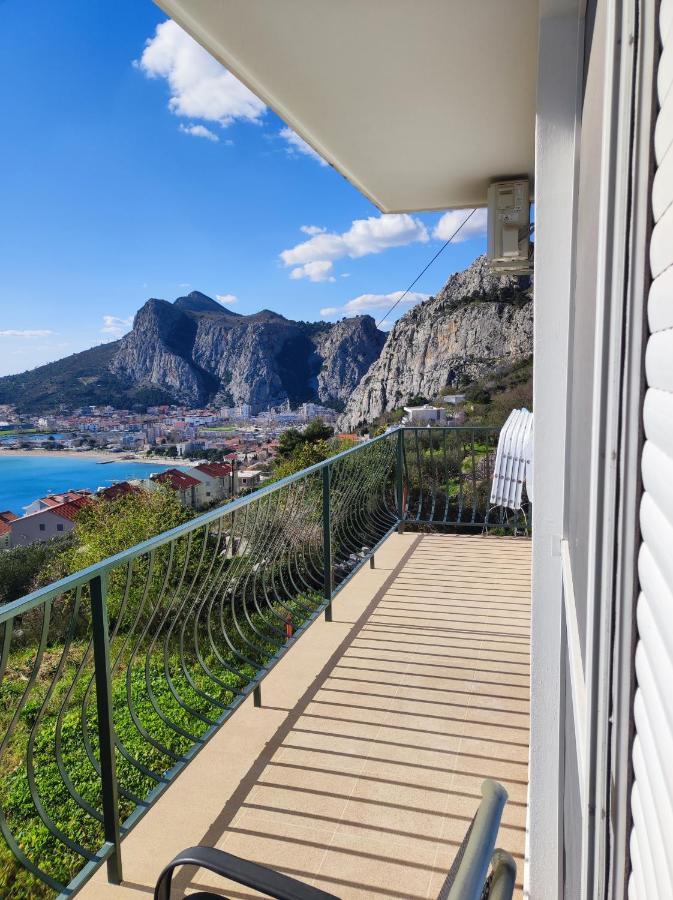 Apartment With 2 Balconies And Sea View Omiš Exteriör bild