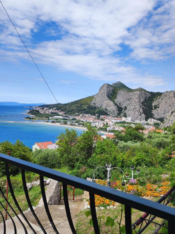 Apartment With 2 Balconies And Sea View Omiš Exteriör bild